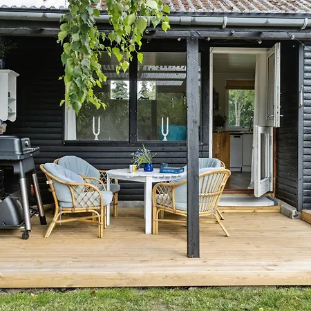 Togetherness In The Cosy Small House On Falster Casa de Férias