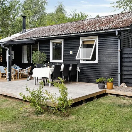 Togetherness In The Cosy Small House On Falster Bøtø By