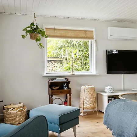 Casa de Férias Togetherness In The Cosy Small House On Falster Bøtø By
